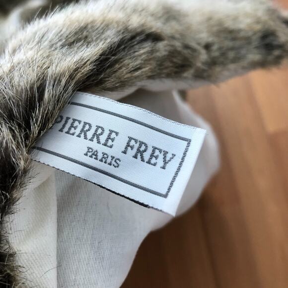 Pierre Frey Paris FAUX FUR Cotton Acetate 52x53.5 Gray MINT HRJ - Picture 5 of 8